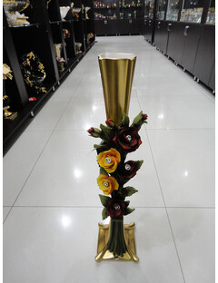 Напольная ваза для цветов "красные и желтые цветы"