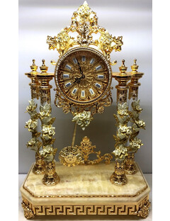 Настольные часы "кремовые цветы"