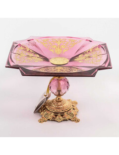 Блюдо квадратное 28 см розовая на ножке