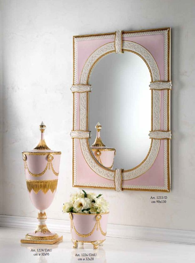 Зеркало версаль. Розовое зеркало. Зеркало в розовой рамке. Зеркало розовый зеркало розовый. Зеркала в фарфоровой рамочке ретро.